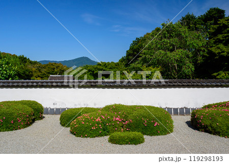 比叡山を望む借景式庭園 比叡山を望む借景式庭園 119298193