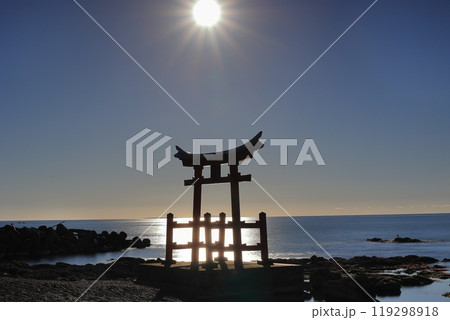 太陽と鳥居 太陽と鳥居 119298918