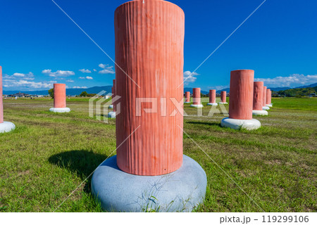 奈良県橿原市 史跡藤原宮跡 朝堂院南門の復元列柱 奈良県橿原市 史跡藤原宮跡 朝堂院南門の復元列柱 119299106