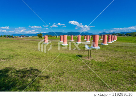 奈良県橿原市 史跡藤原宮跡 朝堂院南門の復元列柱 奈良県橿原市 史跡藤原宮跡 朝堂院南門の復元列柱 119299110