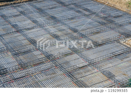 建築現場の基礎配筋　ベタ基礎 119299385