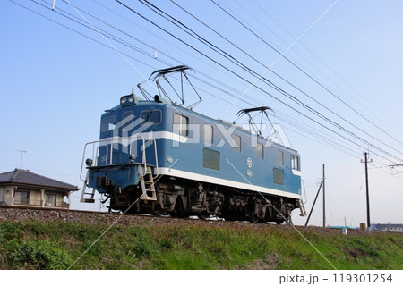 単行で晴天の秩父鉄道線を走行するデキ502号電気機関車_2009/11/29撮影 単行で晴天の秩父鉄道線を走行するデキ502号電気機関車_2009/11/29撮影 119301254