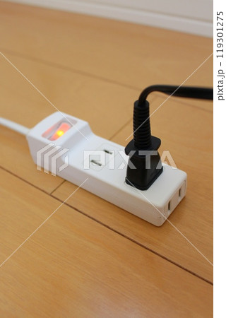 家庭用の電源タップ 119301275