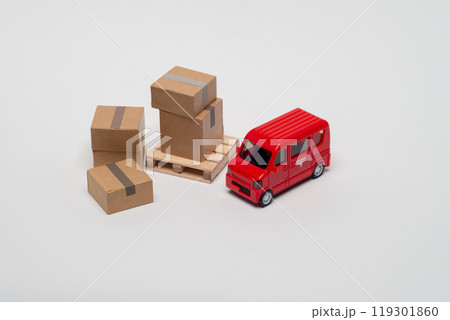 郵便小包と郵便集配車のイメージ 119301860
