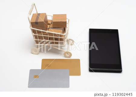 スマートフォンでカード払いとネット通販 119302445