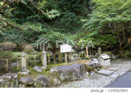 石切劔箭神社上之社の御礼池（御礼亀を奉納）（2024年9月撮影） 119302803