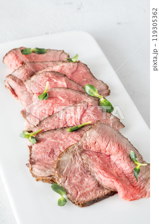 Sliced roast beef 119305362