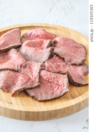 Sliced roast beef Sliced roast beef 119305365