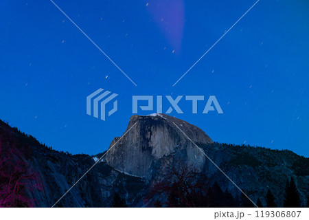 Night view of the beautiful half dome at Yosemite National Park Night view of the beautiful half dome at Yosemite National Park 119306807
