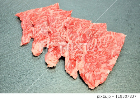 牛カルビ焼肉用のカイノミ 119307837