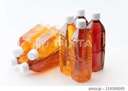 色々な種類のお茶のペットボトル 119309265