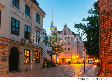 Nikolaiviertel in Mitte on the East Bank of the Spree at dawn, Berlin, Germany 119309272