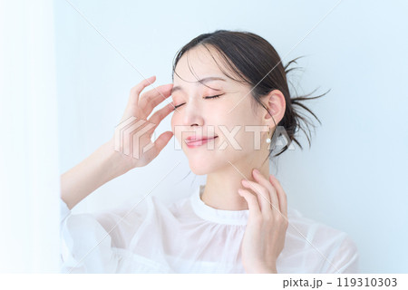 白いイメージの女性 白いイメージの女性 119310303