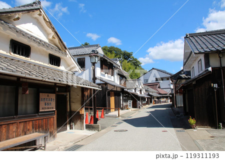 兵庫県丹波篠山市にある河原町妻入商家群 119311193