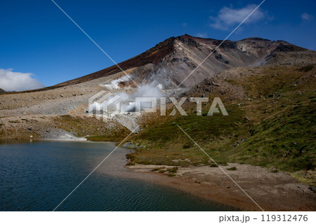 北海道主峰旭岳の鏡沼 北海道主峰旭岳の鏡沼 119312476