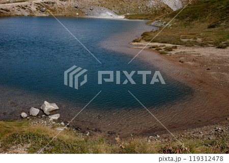 北海道主峰旭岳の鏡沼 119312478