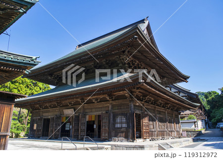 鎌倉市　大本山　建長寺　天井の雲龍図が有名な法堂（はっとう）（国重要文化財） 119312972