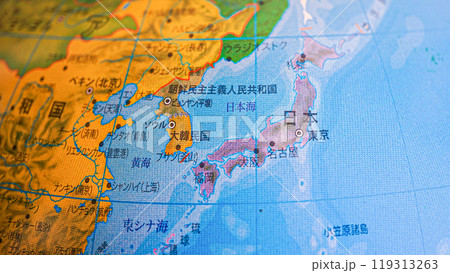 地球儀の日本 - 東アジア地図、クローズアップ 地球儀の日本 - 東アジア地図、クローズアップ 119313263