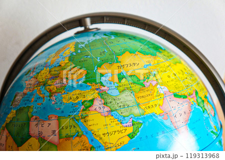 地球儀のユーラシア大陸 クローズアップ背景 119313968