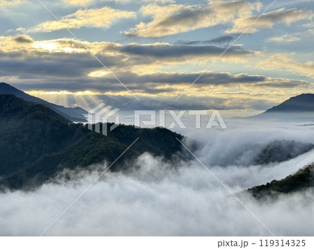 一生に一度は見たい絶景 滝雲 一生に一度は見たい絶景 滝雲 119314325