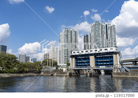 東京品川　運河沿いの風景 119317000