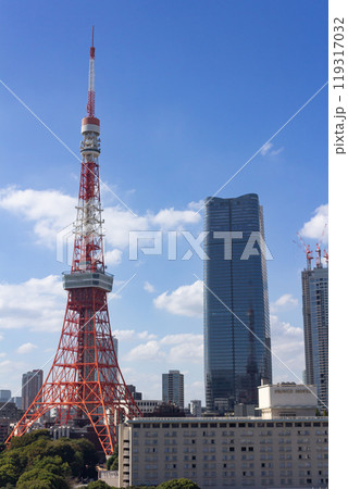 東京タワーと麻布台ヒルズ 119317032