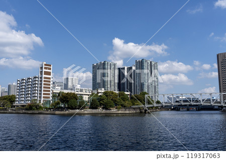 東京品川　運河沿いの風景 119317063
