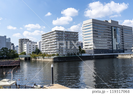 東京品川　運河沿いの風景 119317068