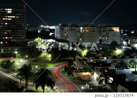 メキシコの住宅街の夜景 メキシコの住宅街の夜景 119317674