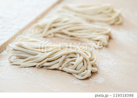 手打ちうどん 生めん 手打ちうどん 生めん 119318398