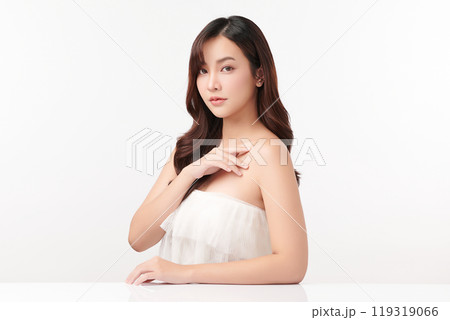 Beautiful young asian woman with clean fresh skin on white background, Face care, Facial treatment, Cosmetology, beauty and spa, Asian women portrait. 119319066