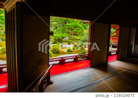 【京都風景】曼殊院　鶴亀の枯山水の庭 119320075