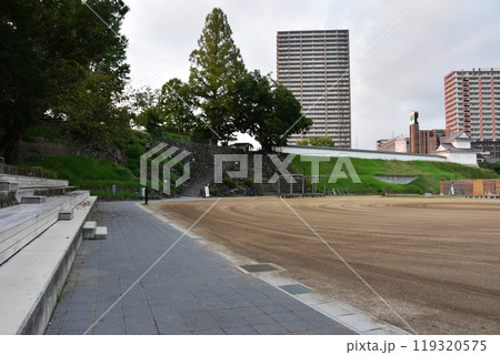 愛知県　岡崎公園菅生曲輪の多目的広場と東隅櫓 119320575