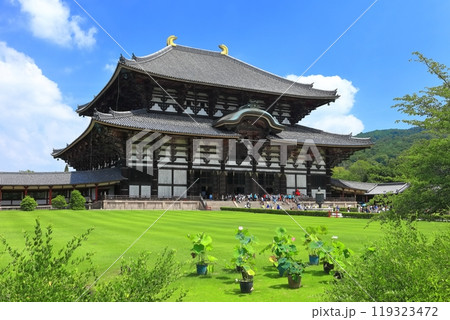 【奈良県】晴天の東大寺　大仏殿 119323472