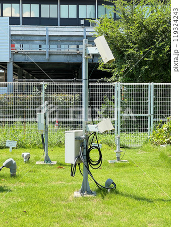 大阪管区気象台観測露場の積雪計（大阪市中央区） 119324243