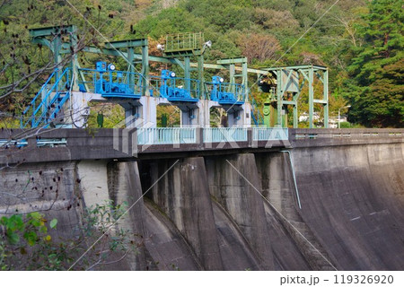 香川県東かがわ市　五名ダム 119326920