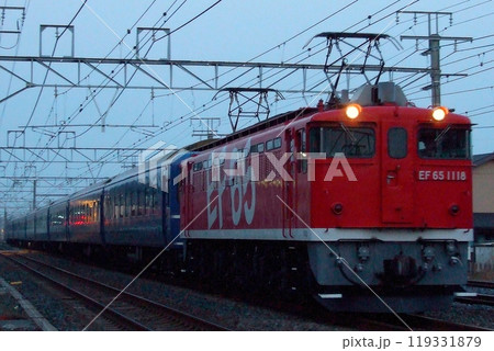 夜明け前の東海道本線を疾走するEF65-1118号機牽引の寝台急行「銀河」_2008/3/13撮影 夜明け前の東海道本線を疾走するEF65-1118号機牽引の寝台急行「銀河」_2008/3/13撮影 119331879