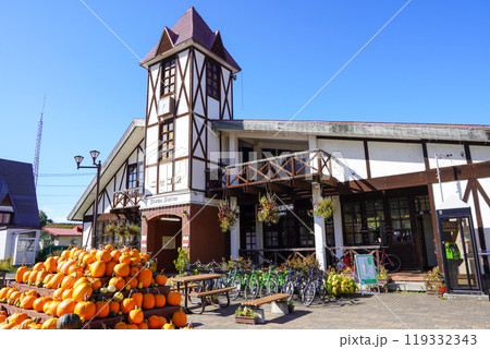 2024年秋のニセコ駅（函館本線・JR北海道） 119332343