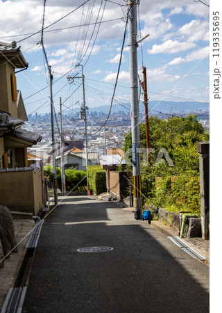 東大坂の住宅地から見える大坂の街並み 東大坂の住宅地から見える大坂の街並み 119335695