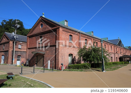 舞鶴赤レンガパーク と 海上自衛隊船舶（舞鶴湾）／【京都府舞鶴市】 119340600