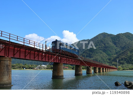 京都丹後鉄道「丹後あおまつ号」／ 由良川橋梁（土木学会選奨土木遺産）【宮津市】 119340898