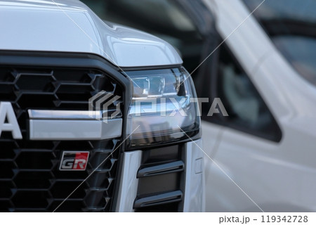 車のヘッドライト 車のヘッドライト 119342728