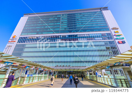 日本の横浜都市景観 未来へ…澄み渡る青空。新横浜駅などを望む…新たな希望の時代へ…=15日 日本の横浜都市景観 未来へ…澄み渡る青空。新横浜駅などを望む…新たな希望の時代へ…=15日 119344775