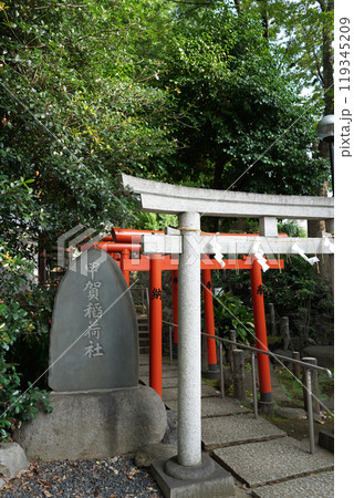 日本の東京、渋谷にある鳩森八幡神社 日本の東京、渋谷にある鳩森八幡神社 119345209