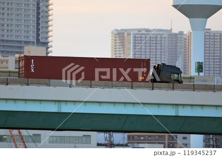 トレーラートラック 119345237