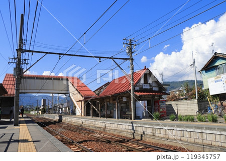レトロな雰囲気が残る長野電鉄_桐原駅 レトロな雰囲気が残る長野電鉄_桐原駅 119345757