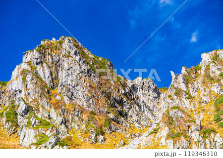 【長野県】秋の千畳敷カール・宝剣岳 119346310