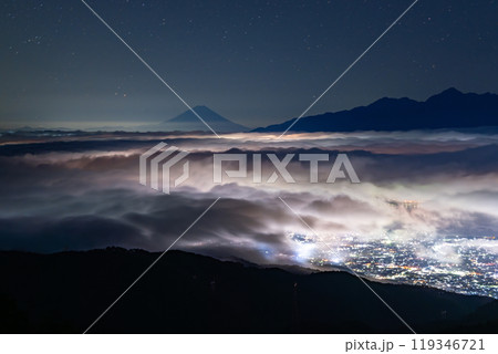 《長野県》富士山と大雲海・秋の高ボッチ高原 《長野県》富士山と大雲海・秋の高ボッチ高原 119346721