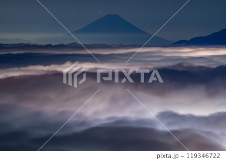 《長野県》富士山と大雲海・秋の高ボッチ高原 《長野県》富士山と大雲海・秋の高ボッチ高原 119346722