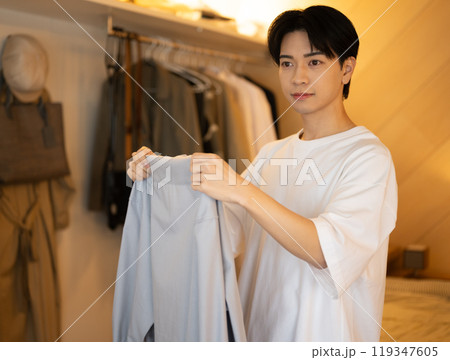 男性ポートレート　屋内撮影 119347605